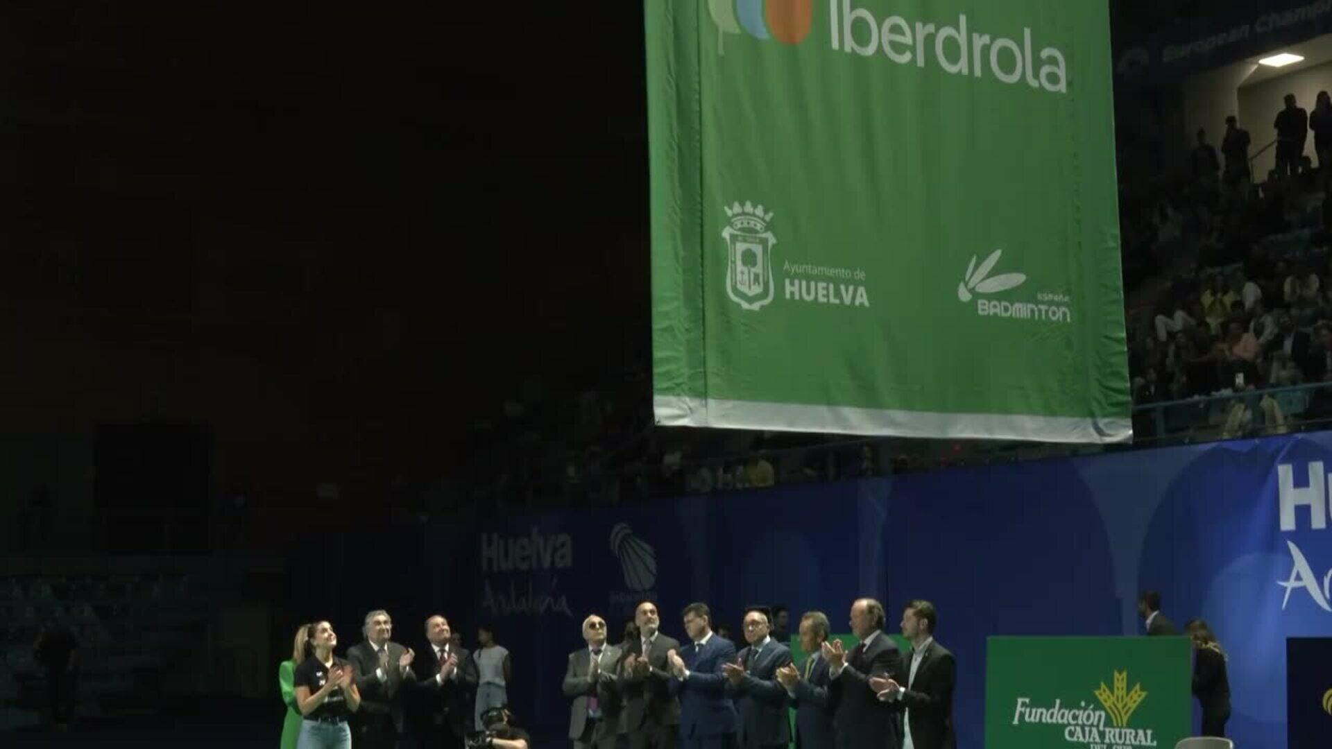 Carolina Marín se despide del bádminton con un homenaje y Moreno la cataloga como "leyenda"
