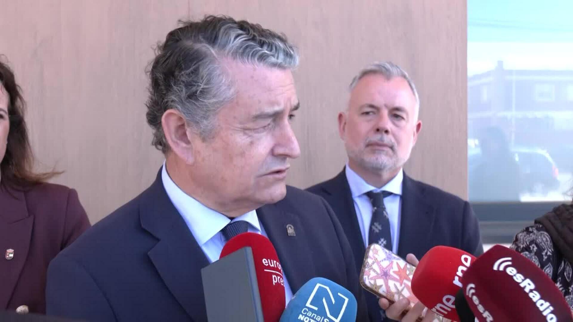 Sanz acusa a Montero de "monumentales destrozos" en el SAS