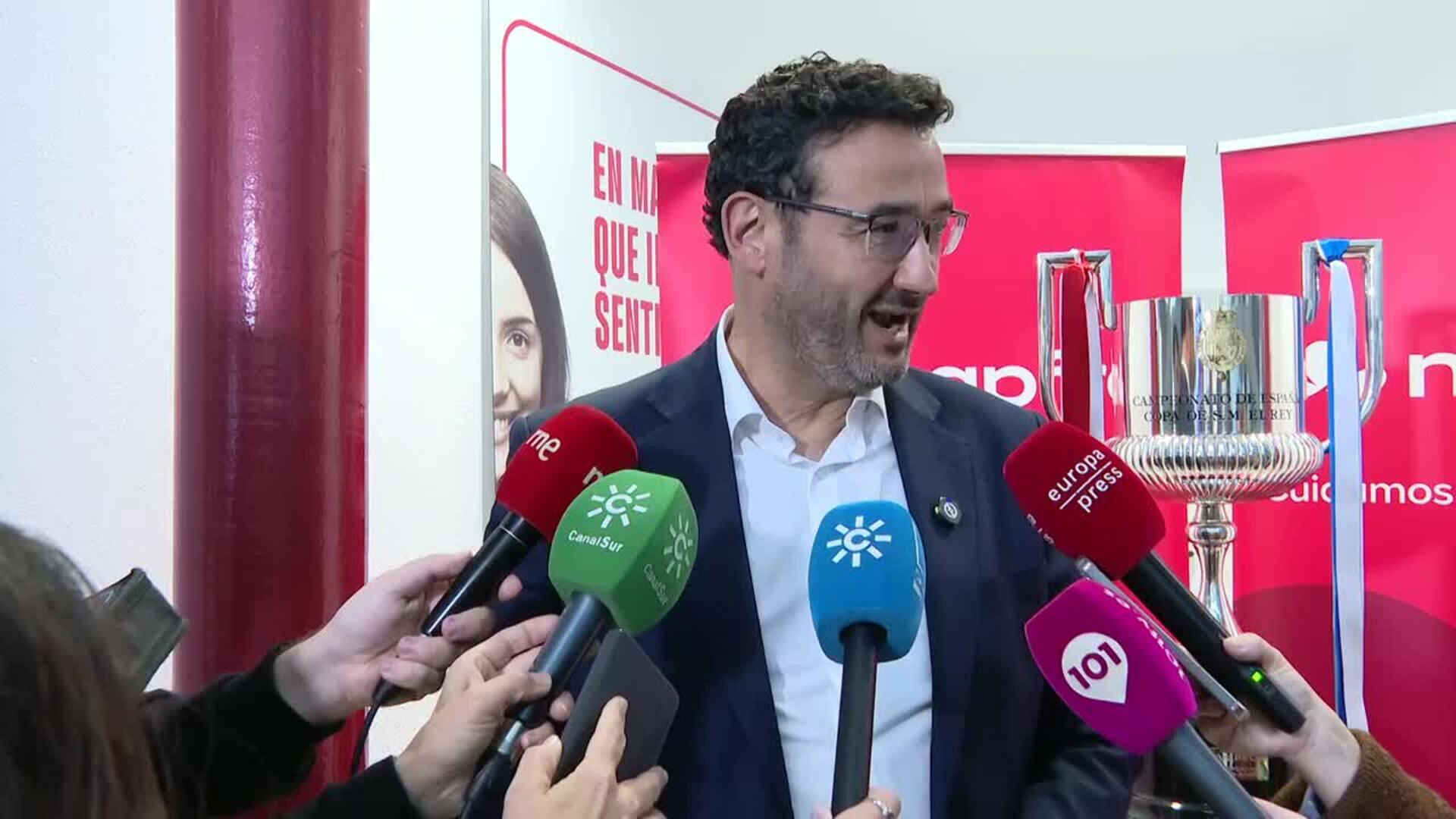 El trofeo de la Copa del Rey llega a Sevilla en días previos a la celebración de la gran final