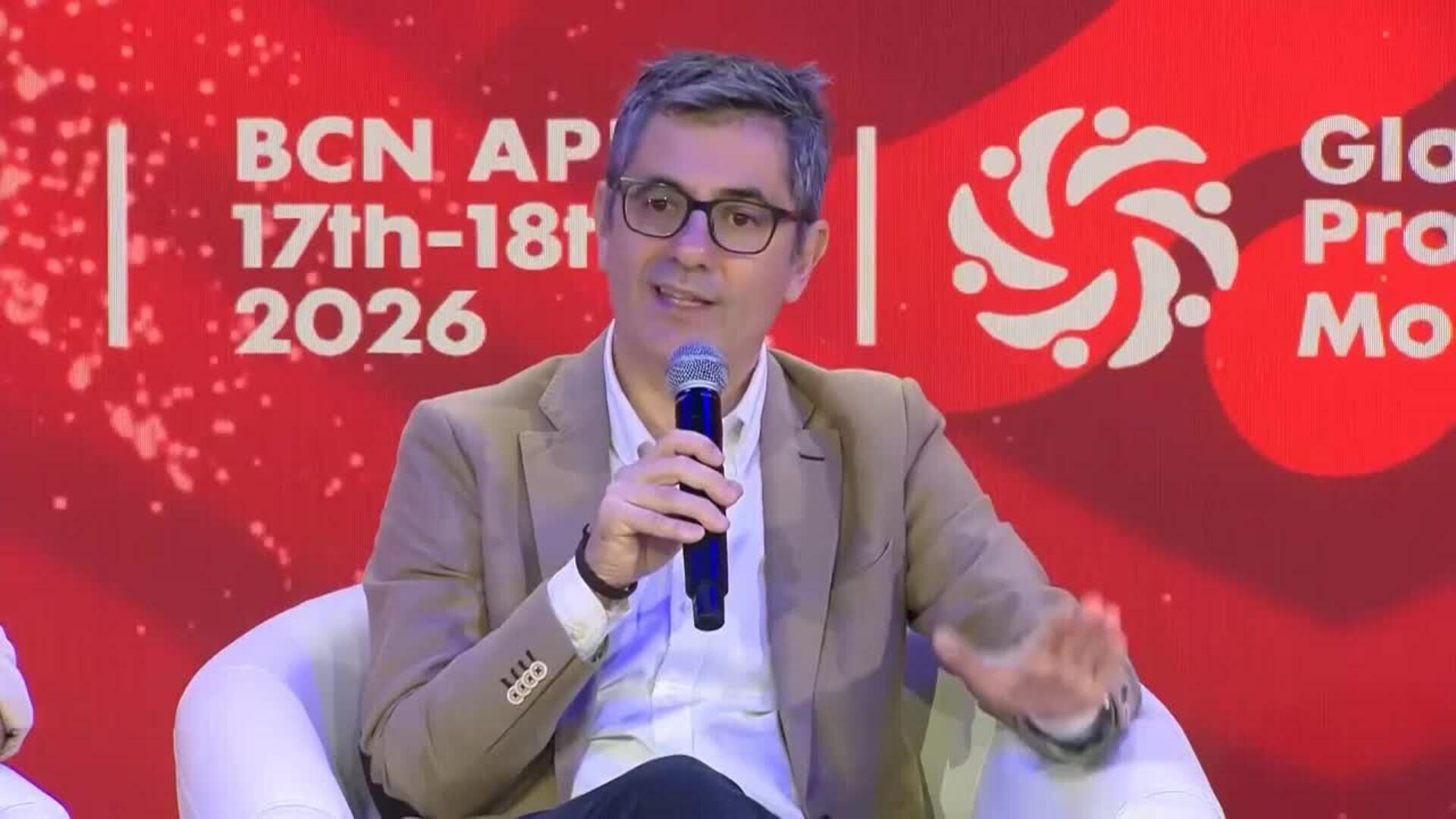 Bolaños aboga por la cooperación para regular las redes sociales y combatir la desinformación