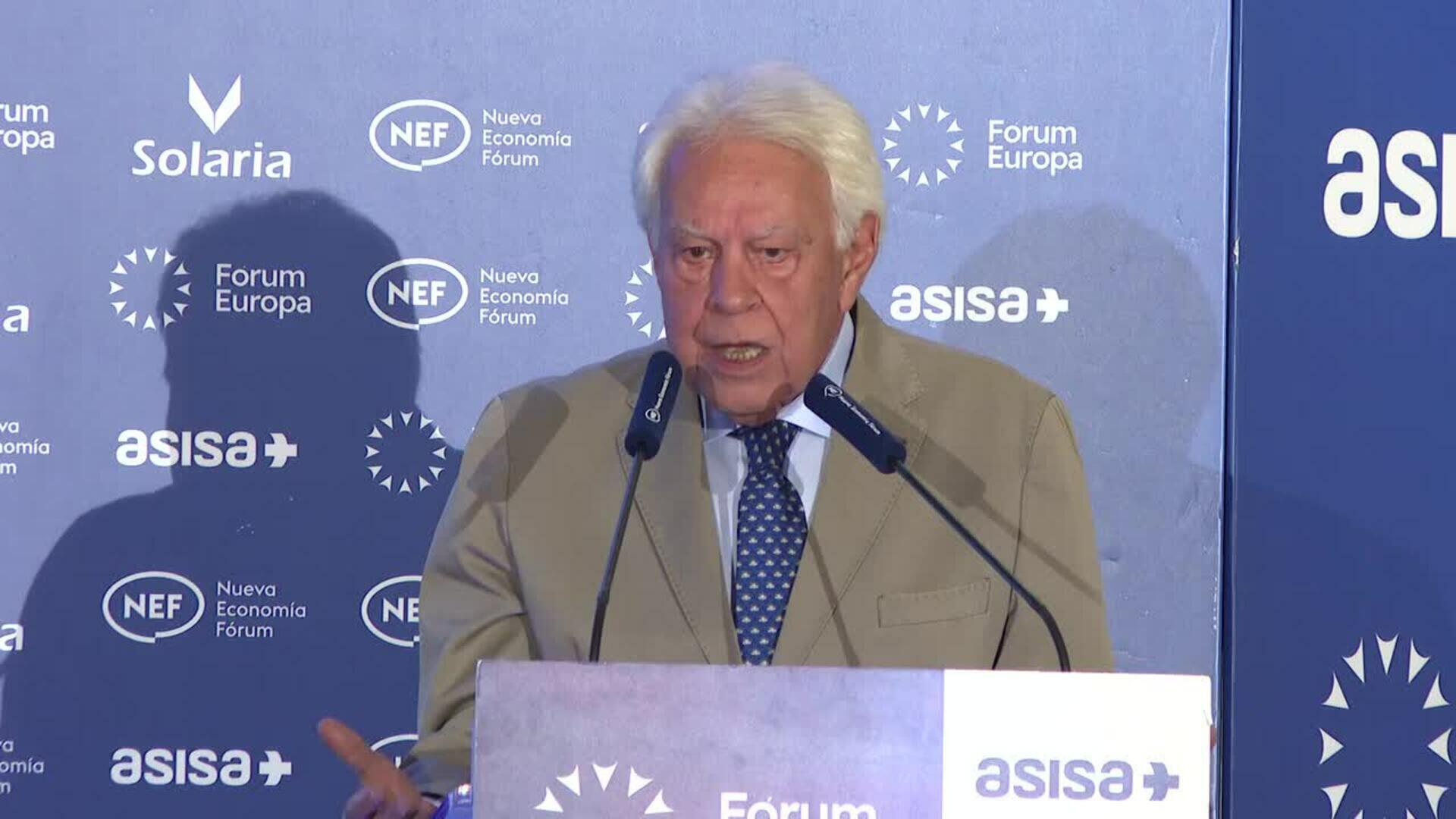 Felipe González pide calendario electoral en Venezuela y el regreso "con garantías" de Machado