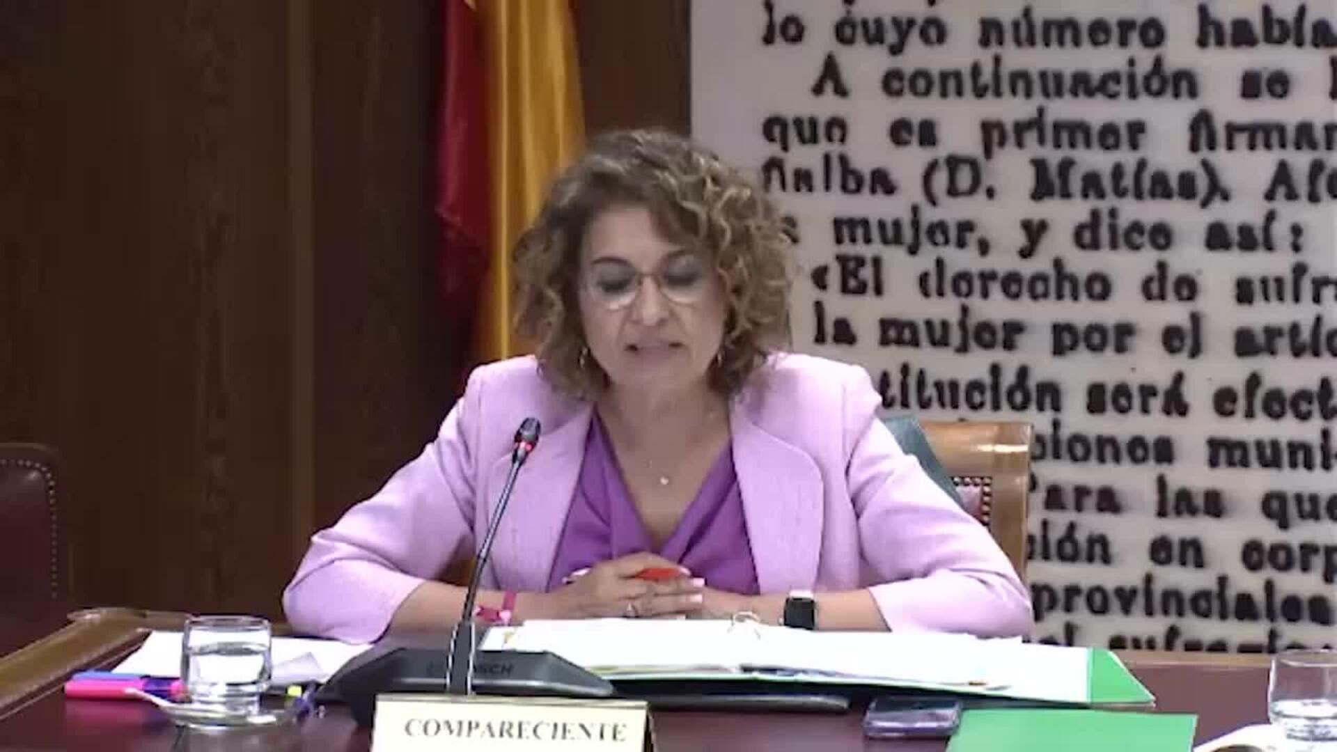 Montero defiende la "legalidad" de los préstamos a Air Europa y Plus Ultra