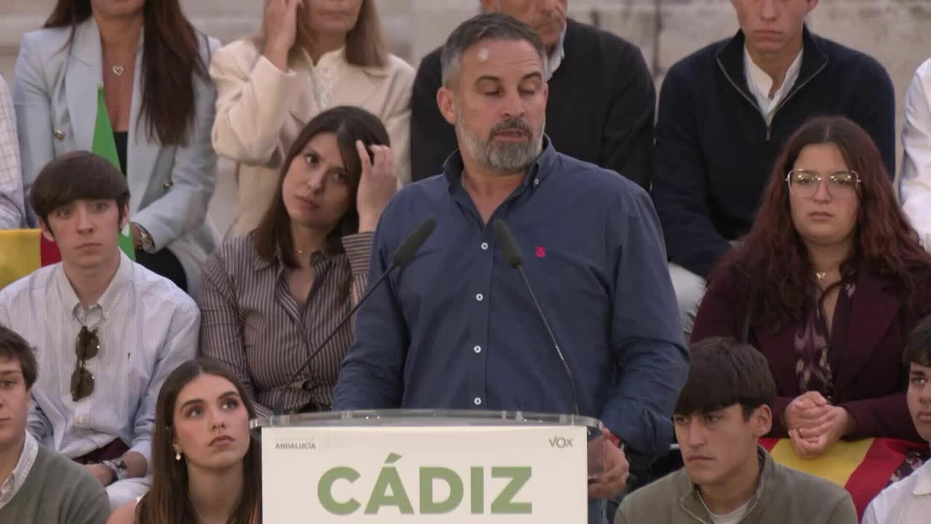 Abascal (Vox) pide "un gran respaldo" para cambiar las cosas "de verdad" en Andalucía