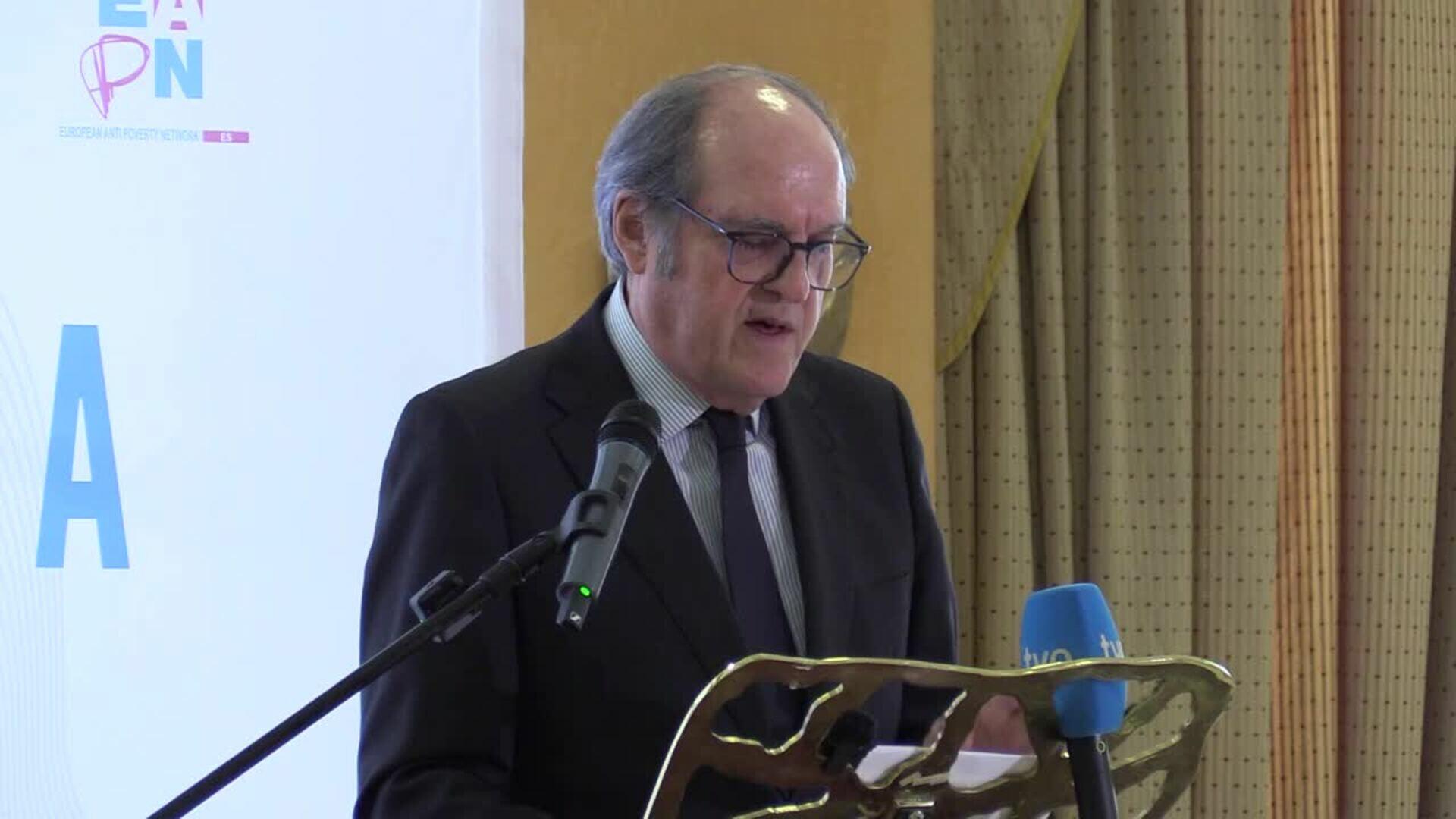 Gabilondo advierte de que sin dignidad no están garantizados ni el orden público ni paz social