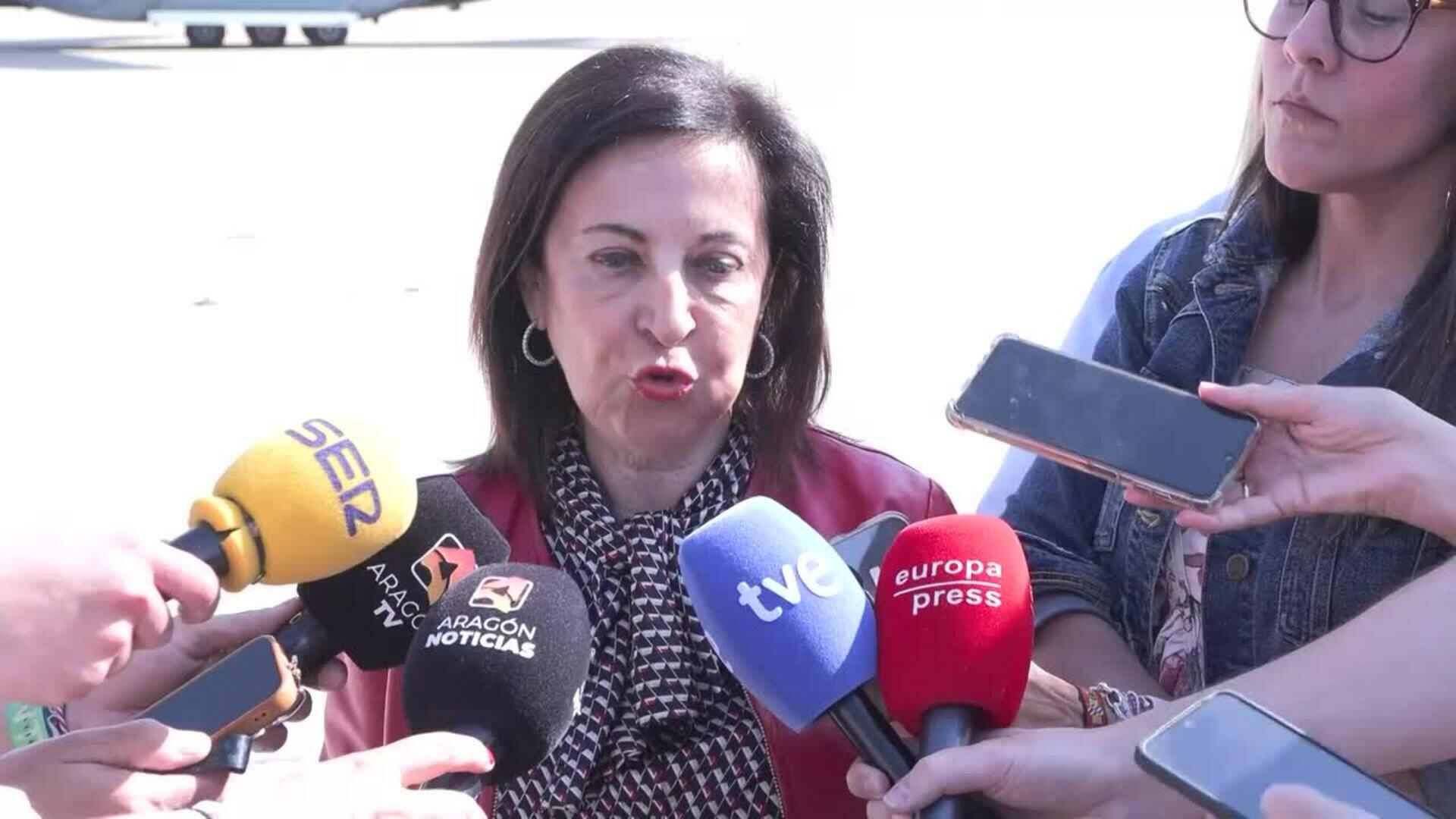 Robles reivindica el "compromiso total" de España con la OTAN: "Que nadie nos dé lecciones"