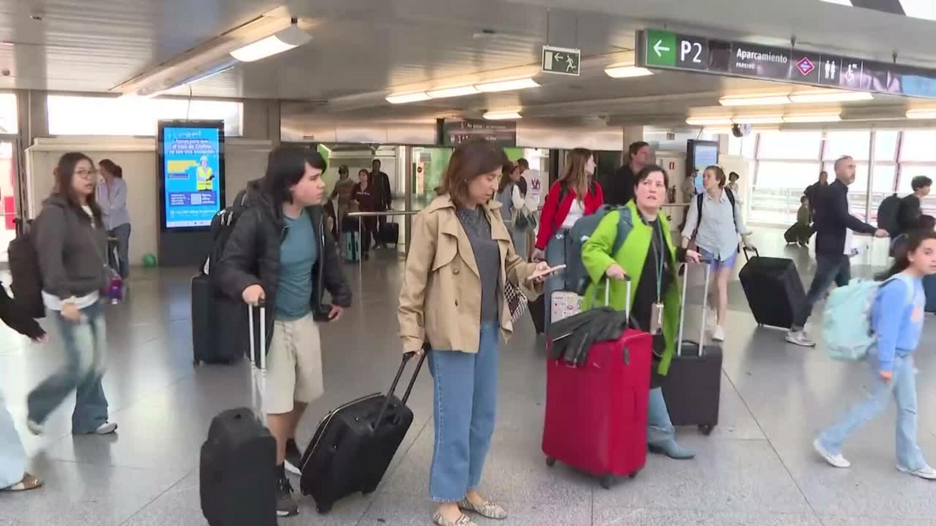 Millones de desplazamientos por tren y carretera en la operación retorno del puente de mayo