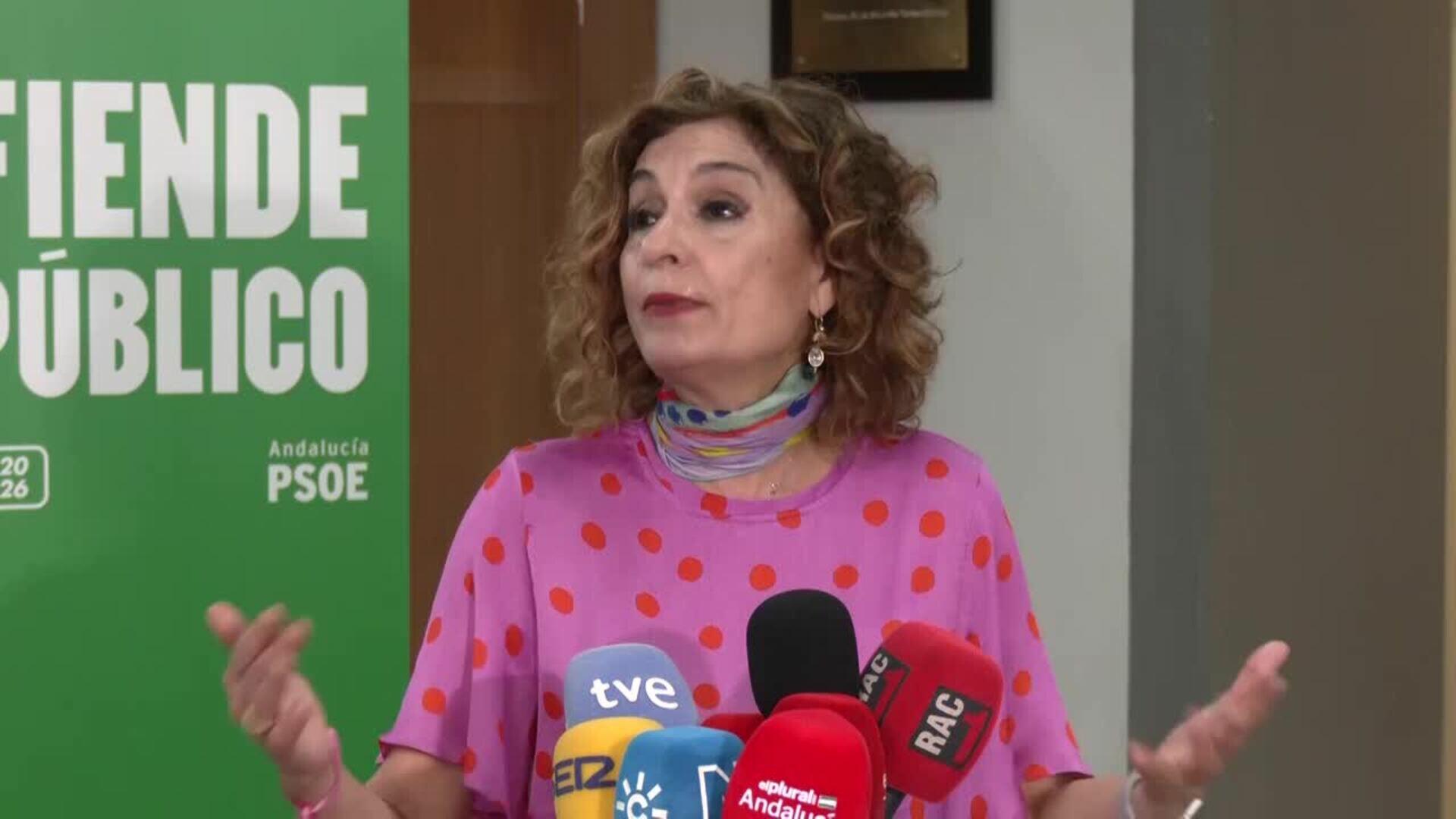 Montero acude al debate de RTVE con "ilusión de llegar a los ciudadanos" para que voten el 17M