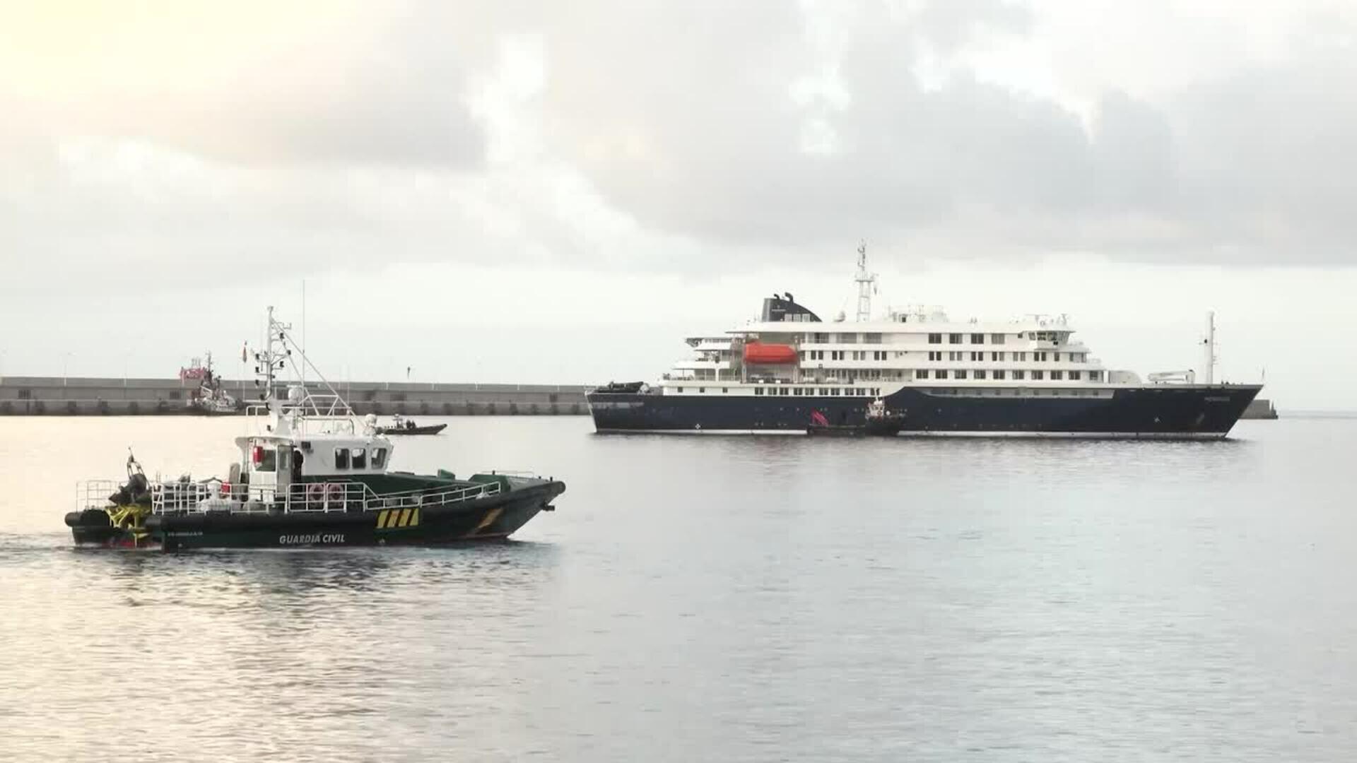 Llegan al Hospital Gómez Ulla los 14 españoles del MV Hondius para hacer la cuarentena