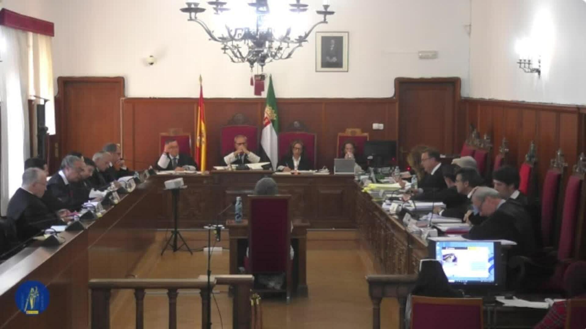 Exdirectora de conservatorio dice que David Sánchez no fue sustituido durante su excedencia