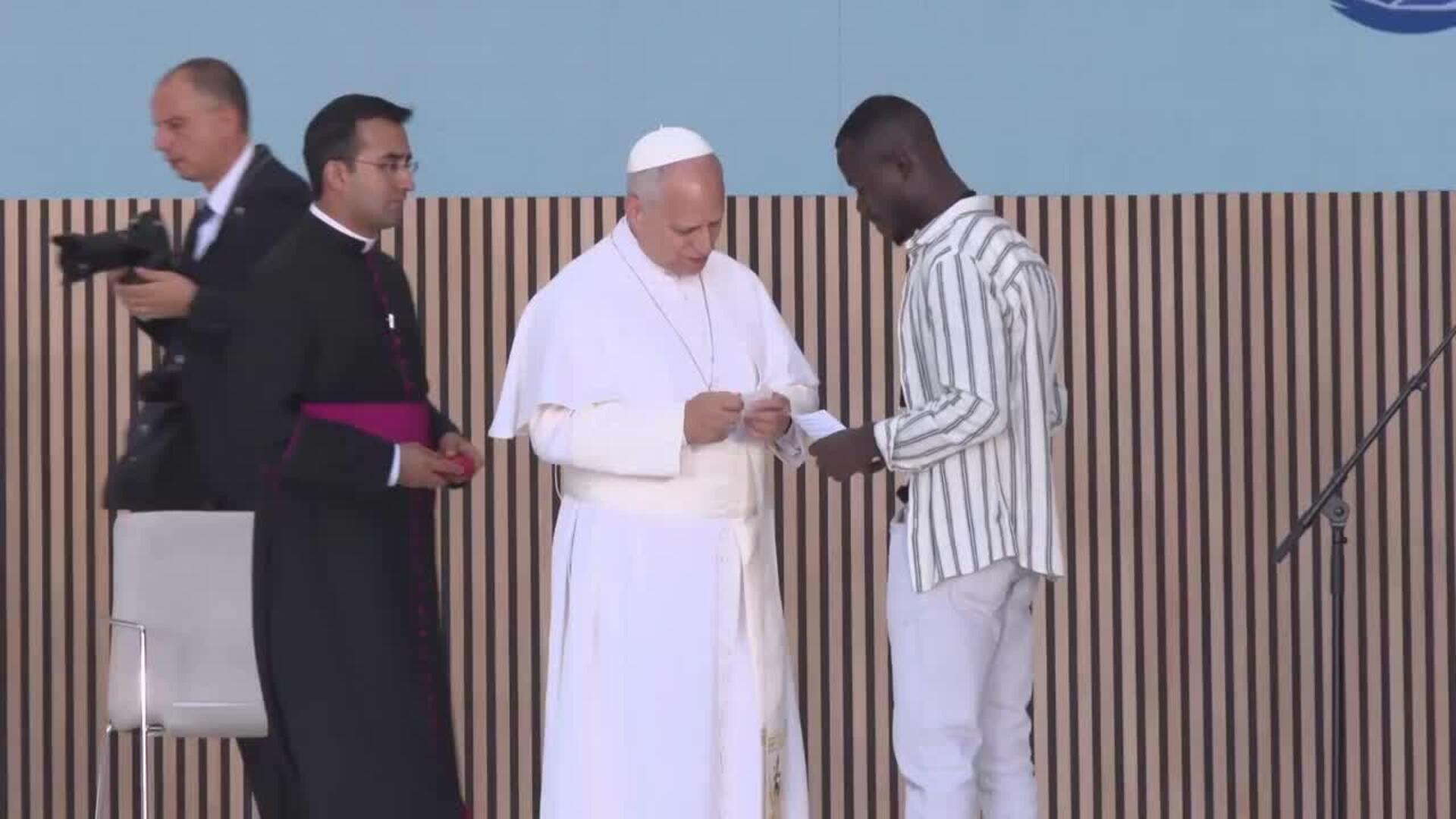 Historias de esperanza y acogida emocionan al Papa León XIV en CEDIA Madrid