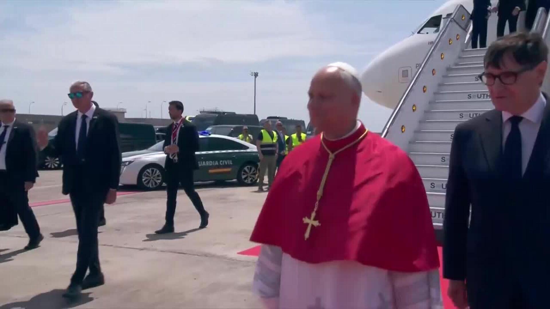 Illa, España, Rull y Collboni reciben a León XIV en el Aeropuerto de Barcelona