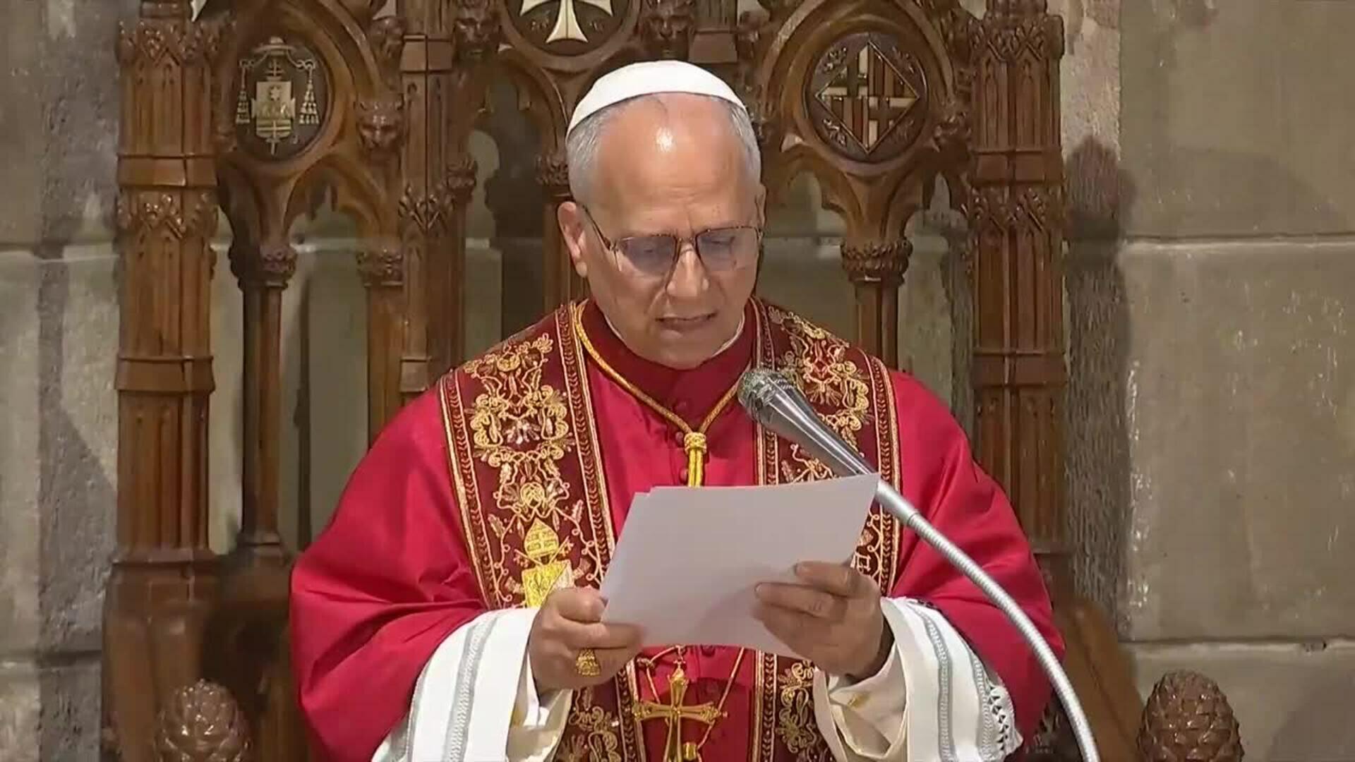 León XIV pide a los catalanes construir "unidad" en una homilía en catalán y castellano