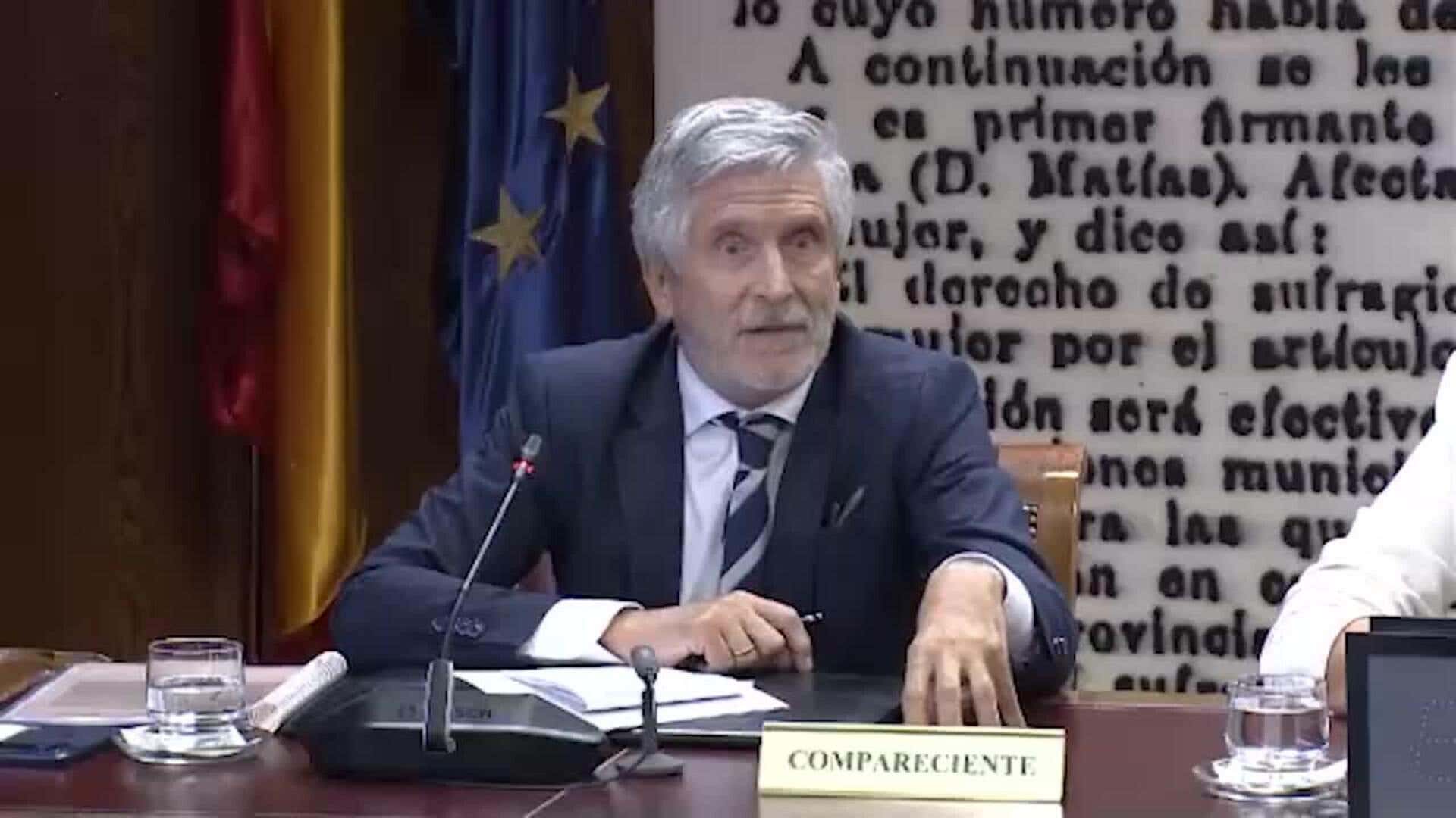 Marlaska sitúa la trama de Leire Díez "fuera de Interior" y respalda a Mercedes González