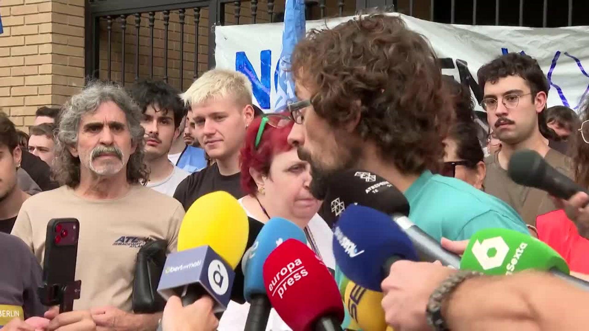 Paralizado diez días el desahucio de Daniel: "Si hoy no viene gente aquí, me echan"