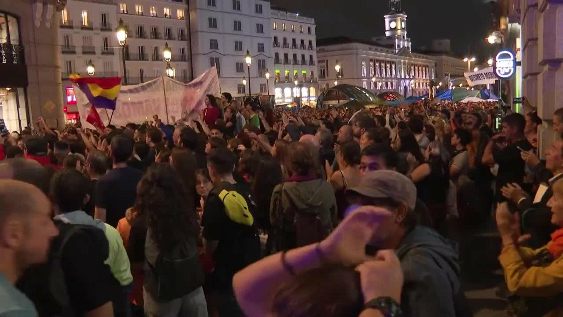 La acampada de la Puerta del Sol afronta su séptima noche