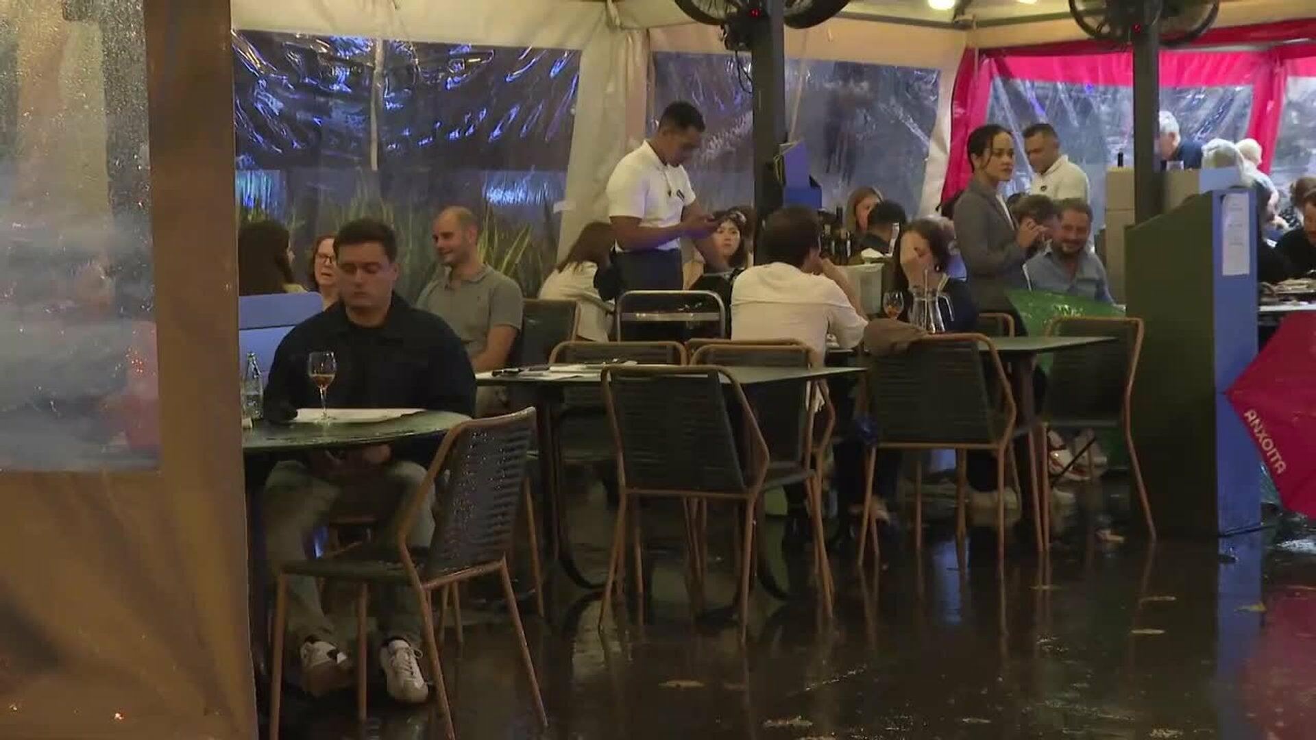 Comercios y restaurantes limitan su actividad tras la suspensión de actividades y movilidad