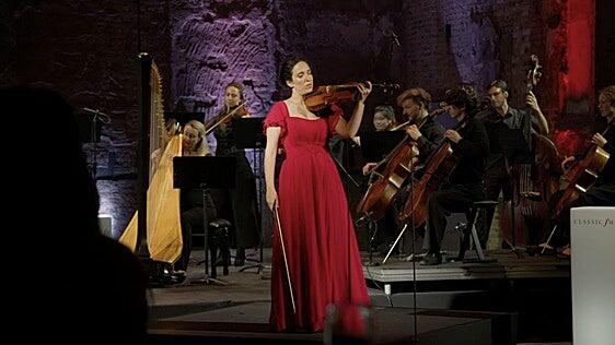 La violinista que cambió Gran Canaria por Londres y acumula millones de escuchas
