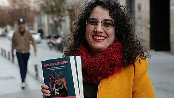 Aida dos Santos merece el Nacional de Ensayo por 'Hijas del hormigón'