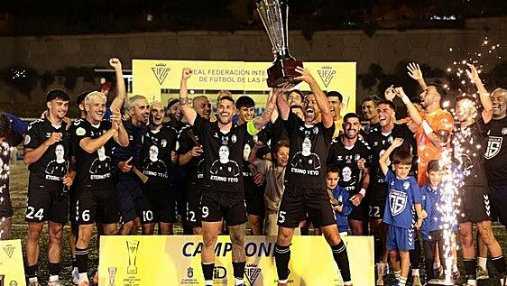 La UD Tamaraceite continúa de fiesta y se adjudica la Copa José Antonio Ruiz Caballero