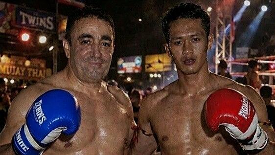 Reconocimiento oficial al paso del luchador grancanario Fernando González Cruz por Tailandia