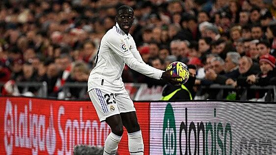 Ferland Mendy irá a juicio por el ataque de uno de sus perros a un menor