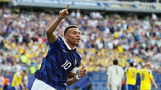 La conexión Olise-Mbappé es imparable: Francia arrolla a Suecia