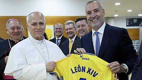 El día en el que el papa lució los colores de la UD Las Palmas
