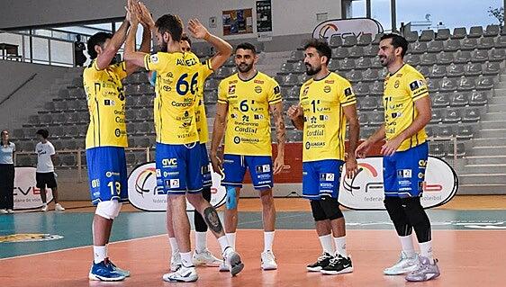 El CV Guaguas cierra la pretemporada con victoria ante el Monza (3-1)