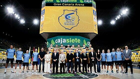 Visita institucional al entrenamiento del Cajasiete Gran Canaria