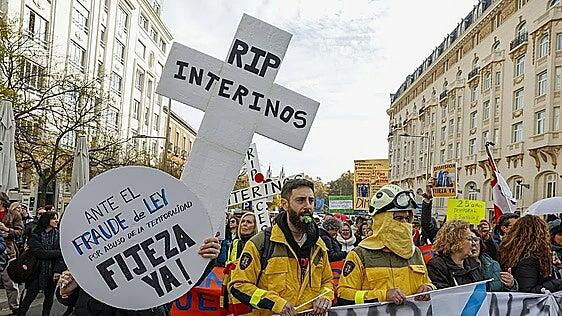 El Gobierno pide a Bruselas retrasar a 2027 el plazo para acabar con el abuso de interinos