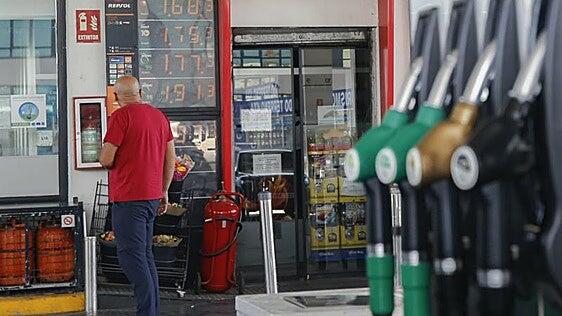 Competencia descarta abusos generalizados en las gasolineras