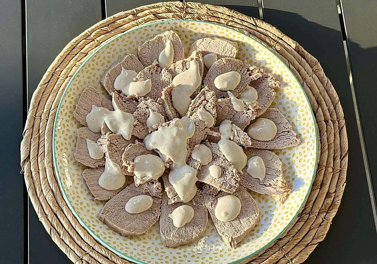 Ni roast beef ni carpaccio: la receta italiana de ternera fría que conquista el verano