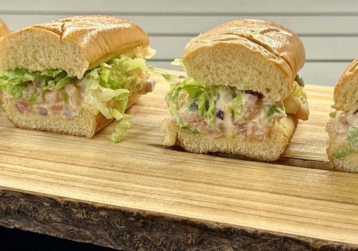 Tu receta favorita del verano será este brioche relleno de salmón