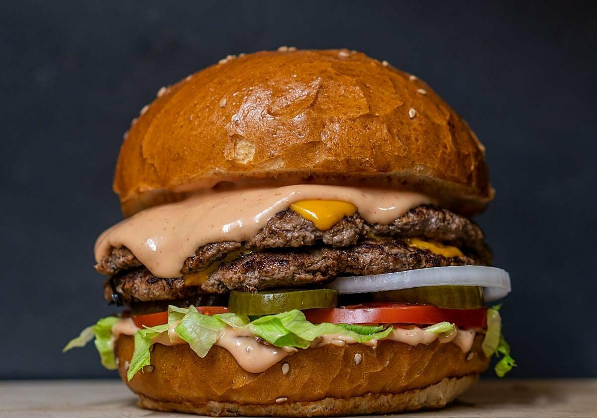 La fiebre de las hamburguesas: cuando el espectáculo se come al producto