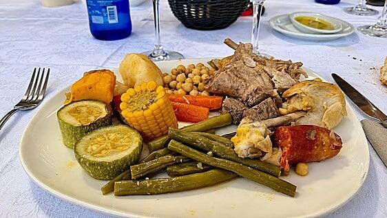 Un puchero excepcional en Los Siete Lagares para celebrar a los finalistas de los premios de la Academia de Gastronomía de Las Palmas