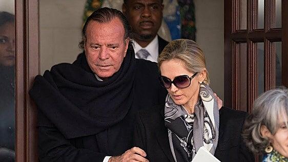 Julio Iglesias y Miranda Rijnsburger declararán ante un juez de Miami este viernes