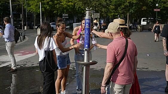La ola de calor deja morgues saturadas en París y un aumento de muertos en Francia
