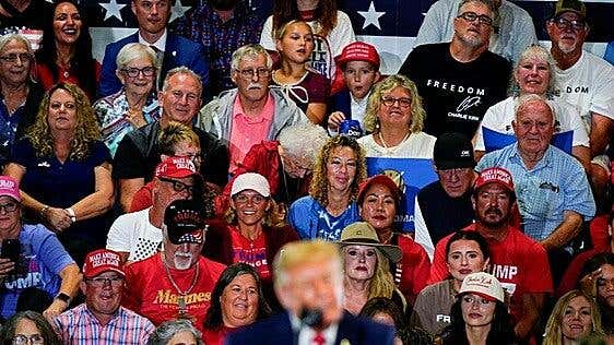 ¿Lastre o cartucho final? A Trump le queda un mes para la remontada en las elecciones de medio mandato