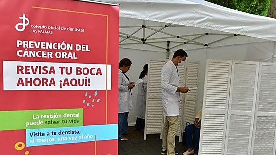 Gran acogida de la campaña de prevención del cáncer oral con revisiones gratuitas en Mesa y López