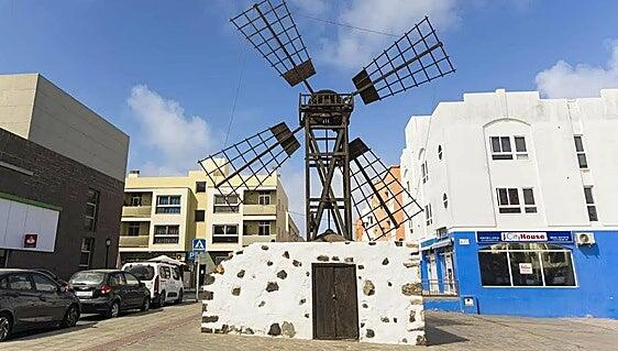 SOS por el deterioro de dos molinas y un molino de Corralejo