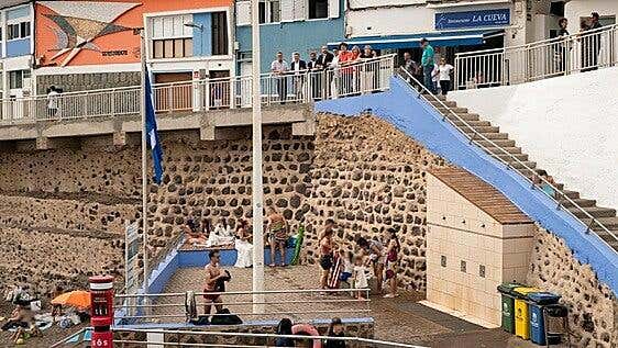 Gáldar culmina el refuerzo del muro de la playa de Sardina para mejorar su seguridad