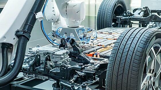 La producción y exportación de coches crece en abril por encima del 8%