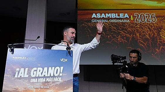 Vox declara la guerra a la «hipertrofia normativa que paraliza España»