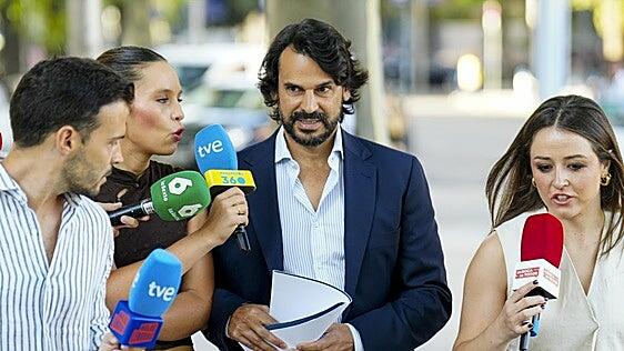 El novio de Ayuso admite que pasó a Miguel Ángel Rodríguez la foto de dos periodistas
