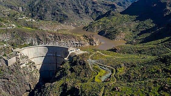 Darle al interruptor: por qué el futuro de Canarias ya no depende solo de las renovables, sino de la electrificación
