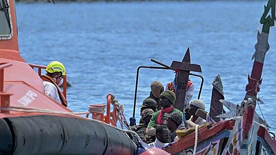Canarias asiste a la primera deportación masiva de migrantes, producto de un Pacto Europeo «sin empatía»