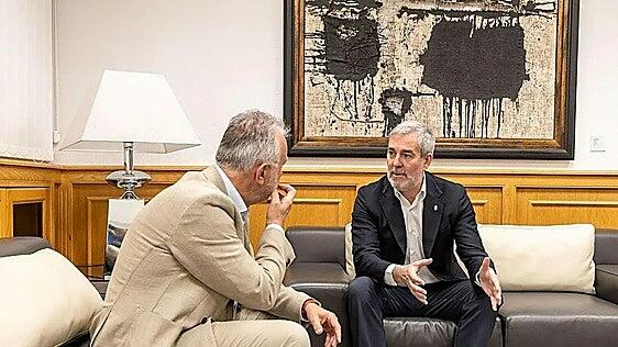 Canarias prorroga la rebaja del IGIC al combustible y el Estado amplía las ayudas a más de 20 millones