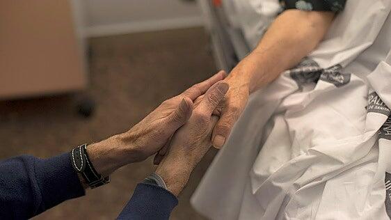 La eutanasia en Canarias: 235 personas la han pedido y 94 han recibido ayuda para morir