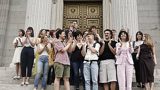 El Congreso aprueba castigar con hasta dos años de cárcel las terapias de conversión para personas LGTBIQ+