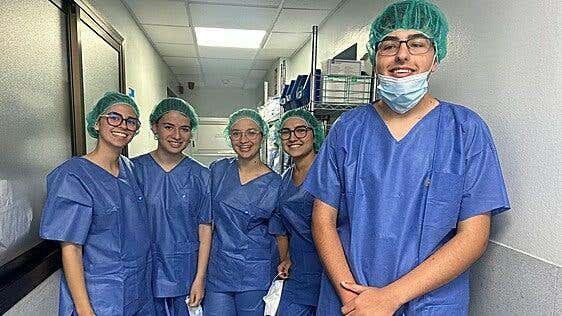 Vithas Las Palmas realiza formaciones inmersivas a escolares interesados en la profesión sanitaria